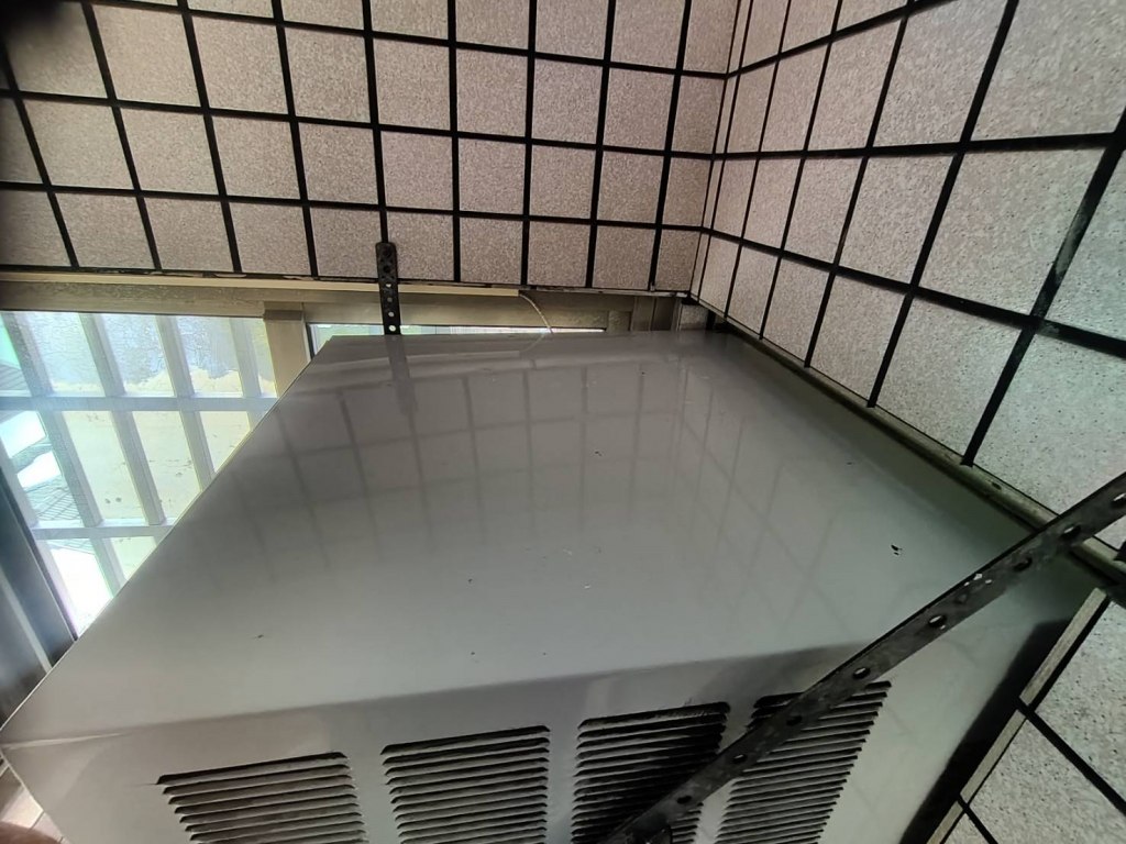 台中窗型冷氣機外表擦拭照片2